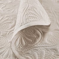 Elegantný prehoz na posteľ ROOM99 Leila 170x210 cm, krémový prešívaný prehoz na dvojlôžkovú posteľ a pohovku 4