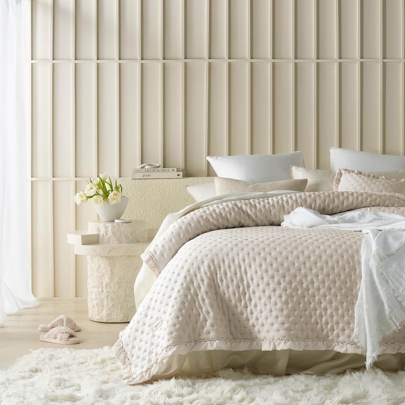 ROOM99 Molly Elegáns Krém Ágytakaró 240x260 cm Steppelt Pléd - 240x260, Off-white