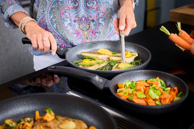 RÖSLE Premium Csipesz Rozsdamentes Acél Élelmiszer Fogáshoz Főzéshez Sütéshez - Kitchen Tongs