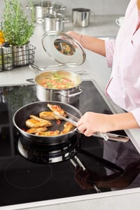 RÖSLE Premium Csipesz Rozsdamentes Acél Élelmiszer Fogáshoz Főzéshez Sütéshez - Kitchen Tongs 5