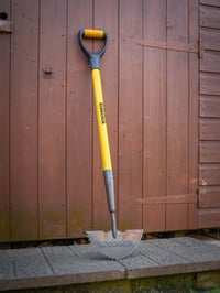 Roughneck ROU68311 éles szélű gyepszegély-vas 210 x 1000 mm fekete-sárga kerti szegélyező szerszám 5