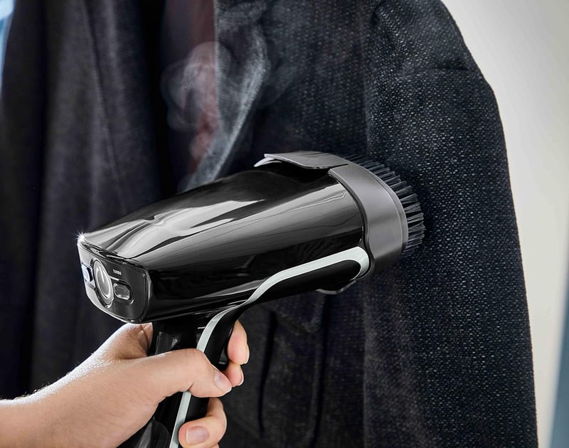 Rowenta Steam Force gőzös kefe 2000W, 30g/perc folyamatos gőz, 90g/perc gőzlökés