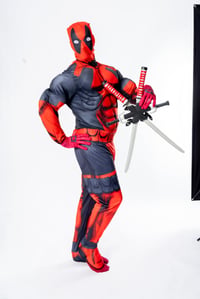 Luxusný kostým Deadpool od Marvelu pre dospelých – veľkosť XL, červený 3