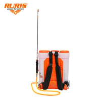 Elektrický postrekovač RURIS RSE 1400S – 14 l nádrž, 12V 8Ah batéria, teleskopická kovová tyč, tlak 6 bar, automatické miešanie, oranžová 3