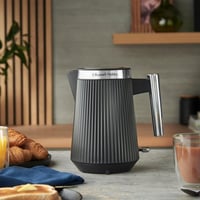 Russell Hobbs Brontë Black 1.7L Elektromos Vízforraló 2400W Rozsdamentes 2