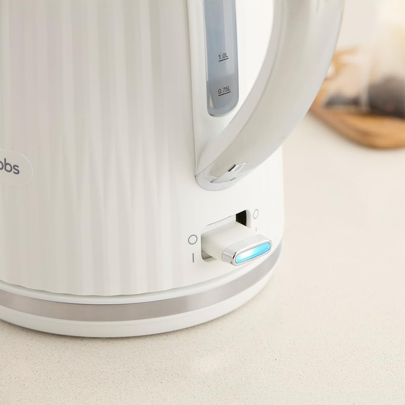 Russell Hobbs Eden fehér vízforraló 1,7L rozsdamentes acél szűrővel