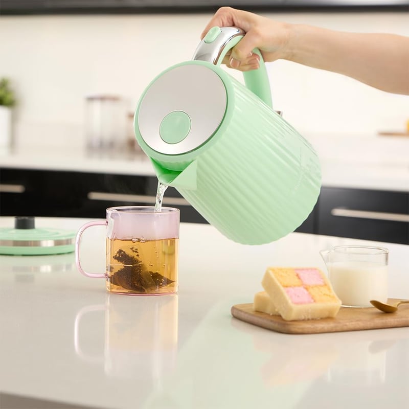 Russell Hobbs Eden Pistácia Vízforraló 1.7L 2400W Rozsdamentes Acél