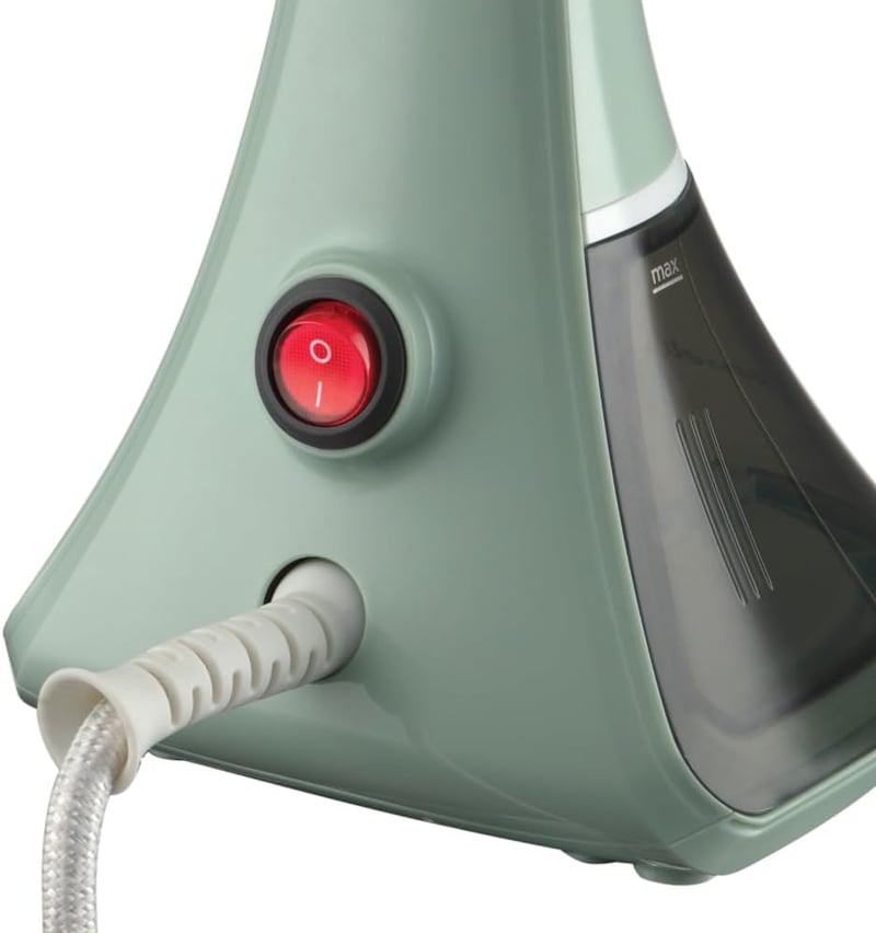 Russell Hobbs Essential 25592-56 Gőzölős Vasaló 1600W, Gyors Felmelegítés, Antibakteriális