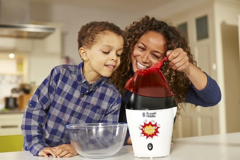 Russell Hobbs Fiesta Popcorn Maker 1200W Forró Levegős Olaj Nélküli