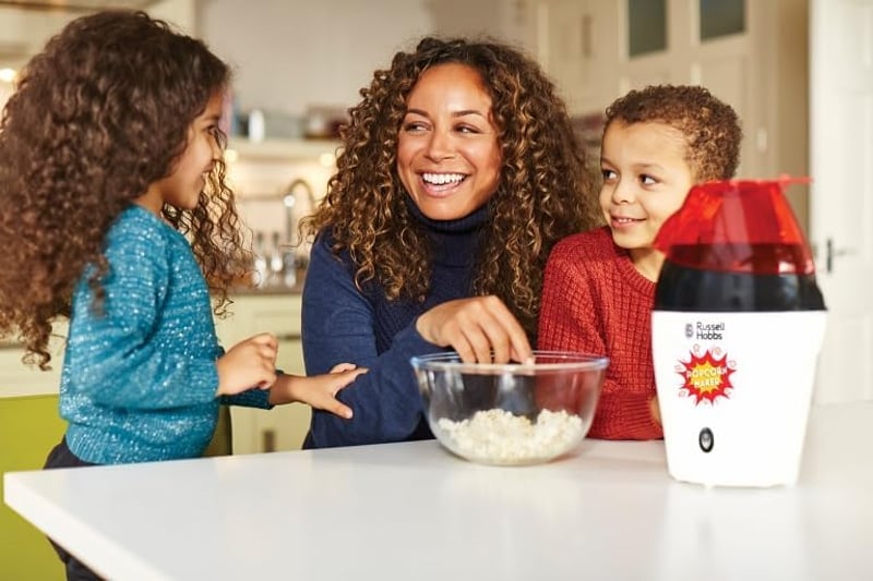 Russell Hobbs Fiesta Popcorn Maker 1200W Forró Levegős Olaj Nélküli