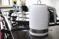 Russell Hobbs Inspire 24360-70 Vízforraló 1,7L Fehér 2400W Gyorstöltés Funkcióval 9