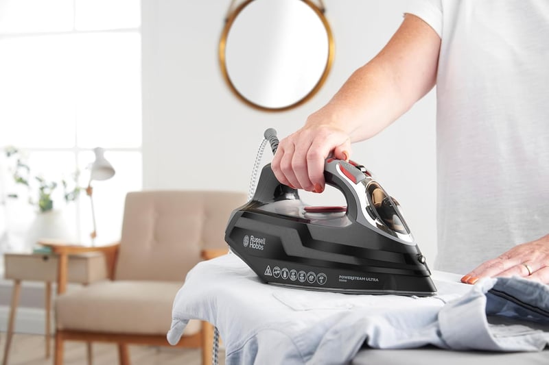 Russell Hobbs PowerSteam Ultra 3100W gőzölős vasaló kerámia talppal - Power Steam Ultra 3100W