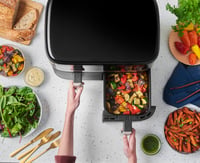 Teplovzdušná fritéza Russell Hobbs Satisfry 27681-56 s dvojitým košom 9 l — chybná, na náhradné diely: nejde zapnúť (stav: pozri 2. obrázok) 12