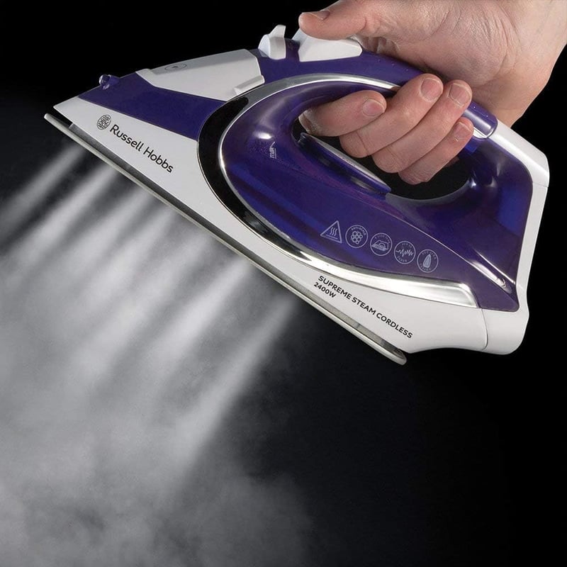 Russell Hobbs SupremeSteam 2400W Vezeték nélküli Gőzvasaló Kerámia Talppal Lila
