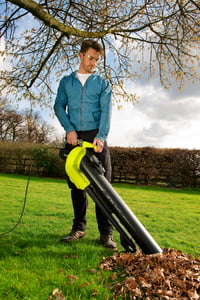 Aspirator, suflantă și tocător de frunze electric 3 în 1 RYOBI RBV3000CESV, cu sac de colectare impermeabil de 45 de litri, pentru terase și grădini mari 6