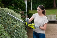 Akumulátorové nožnice na živý plot RYOBI RHT184520 18V ONE+ so 45 cm lištou, 18 mm — chýba akumulátor a nabíjací kábel (stav: pozri 2. obrázok) 9
