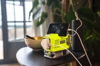 RYOBI RY18BI150A-0 18V ONE+ Akumulátorový invertor 150W prenosný zdroj napájania bez akumulátora 2