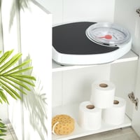 Mechanická osobná váha Salter 195 WHKR v medicínskom štýle – bielo-čierna, nosnosť 150 kg, analógová stupnica, kovová platforma, bez batérií 6
