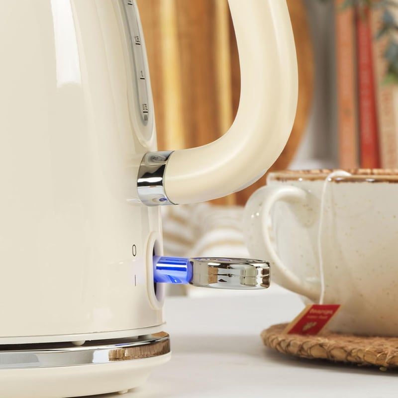 Salter Retro Krém Vízforraló 1.7L 360° Talapzat Gyors Forralás