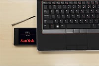 SanDisk Ultra 3D SSD 550MB/s olvasási sebesség 525MB/s írási sebesség 8