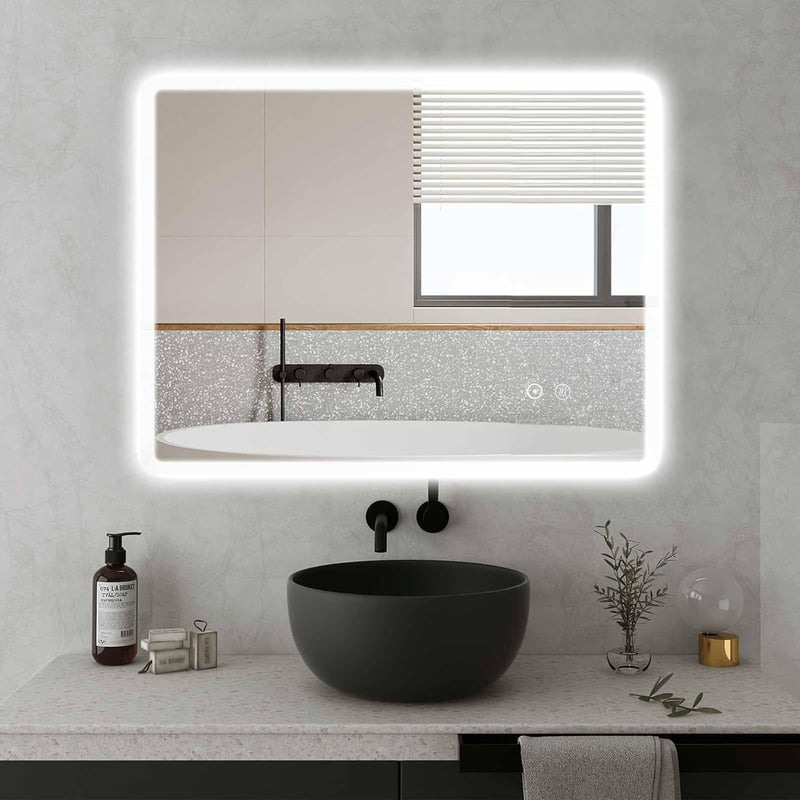 SaniteModar LED Fürdőszobai Tükör 60x80 cm, Egyenletes Világítócsíkokkal, Háromszínű Fény, Páramentesítő, Érintőkapcsoló, Alumínium Keret