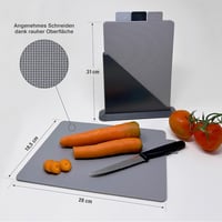Sanni Shoo Vágódeszka Szett 3 Darabos Állvánnyal - Higiénikus Konyhai Vágólapok 28x18cm - Mosogatógépben Mosható BPA Mentes 3