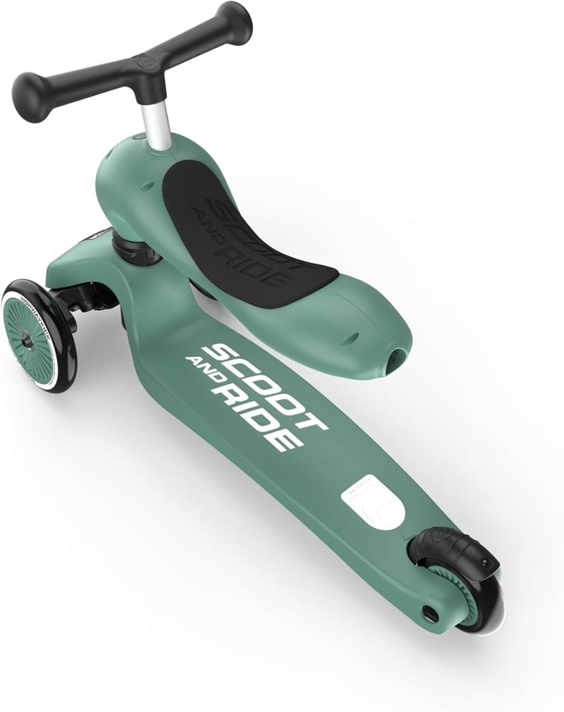 Scoot & Ride Highwaykick 1 Roller 2in1 Ülőkével és Állva Használható Gyerek Roller 1-5 Éveseknek Forest Zöld Biztonsági Paddal