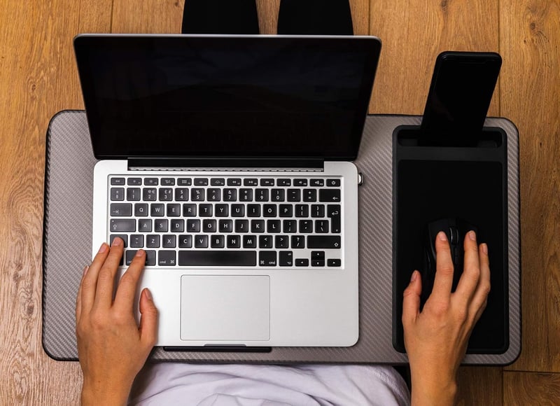 SEFFO Laptop tálca párnával, egér padával és telefontartóval, 15 hüvelykes laptopokhoz