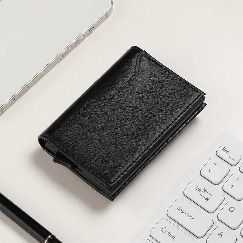 SENDEFN férfi bőr pénztárca RFID védelemmel, alumínium kártyatartóval