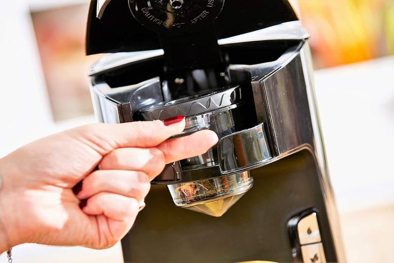 Senya elektromos teáskanna 1415W fekete, szűrővel laza tea és teafilter számára
