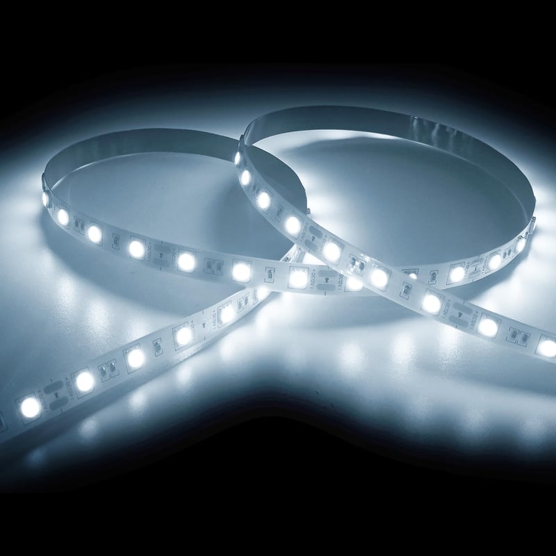 ShineBurky LED szalag 5m hideg fehér 300 LED SMD5050 12V öntapadós dekoráció