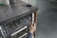 Siemens SZ30BI11 Șină de acoperire din oțel inoxidabil, înălțime 86,5 cm, pentru mașini de spălat vase încorporabile XXL 2