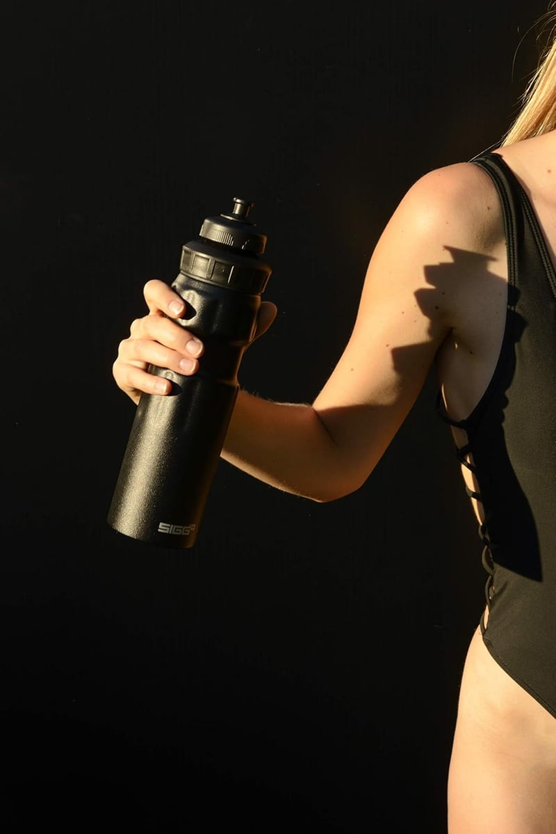 SIGG alumínium sportpalack 0,75L szivárgásmentes sportcsappal - Black