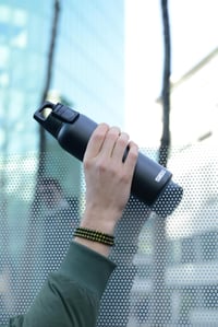 Uzáver SIGG Hot & Cold One Top Black (0,3 a 0,5 l) – náhradný diel na termosku, nepriepustný uzáver, čierny 3