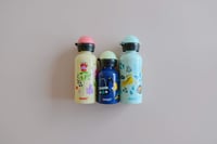 Hliníková detská fľaša na vodu SIGG KBT Build It 300 ml, s uzáverom svietiacim v tme, nepriepustná — Zlomený uzáver (stav: pozri 2. obrázok) 10