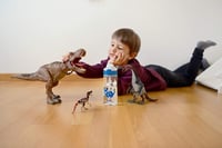 SIGG Miracle Dinosaurier gyerek kulacs szívószállal, Tritan, BPA-mentes - kék - 0,45 l 10