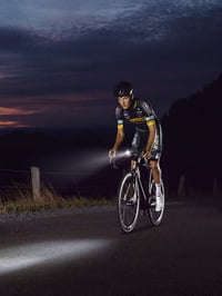 Predné svetlo na bicykel Sigma Aura 80 USB, 80 luxov, homologizácia StVZO, nabíjateľné, 4 svetelné režimy, dosah 90 m, čierne 8