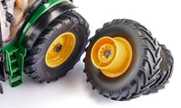 Siku 6735 Traktor na diaľkové ovládanie John Deere 7290R, zelený, mierka 1:32, ovládanie cez Bluetooth aplikáciu, odnímateľné dvojité pneumatiky, kov/plast 5