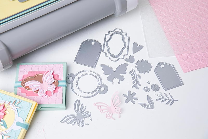 Sizzix Big Shot Plus A4 vágógép szett fehér-szürke kerekekkel