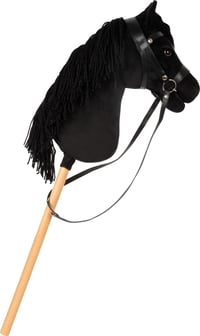 Small Foot Hobby Horse Eddie 12716 čierny koník na tyči s odnímateľnou drevenou tyčou, česateľnou hrivou, ohlávkou, uzdou a vôdzkou, od 3 rokov 7