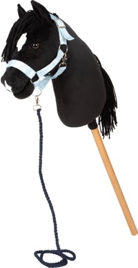 Small Foot Hobby Horse Eddie 12716 čierny koník na tyči s odnímateľnou drevenou tyčou, česateľnou hrivou, ohlávkou, uzdou a vôdzkou, od 3 rokov 5