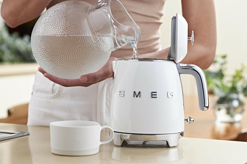 Smeg KLF05WHEU 0,8L Elektromos Vízforraló Fehér Rozsdamentes Acél