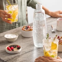 Sklenená fľaša SodaStream DUO a E-DUO 1 l, náhradná fľaša do výrobníka sódy, 2 ks v balení s čiernym skrutkovacím uzáverom, vhodná do umývačky riadu, prémiové sklo 5