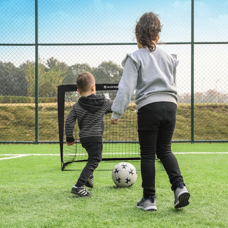 SONGMICS Gyerek Futballkapu Szett 2 db Felugró Kapu 90x120x90 cm Kerthez Strandra
