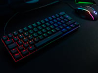 Mechanická herná RGB klávesnica Speedlink Atmos 60 %, hnedé spínače, USB-C, oceľová doska, podsvietenie, QWERTZ, čierna 7