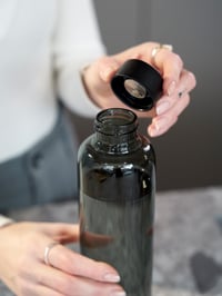 Sklenená fľaša na vodu spottle 500 ml, 750 ml a 1 l – Sklenená fľaša vhodná aj na sýtené nápoje – Vhodná do umývačky riadu a nepriepustná fľaša na vodu 6