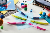 Ergonomické rollery STABILO EASYoriginal pre pravákov – tmavomodrá/svetlomodrá, zmizíkovateľný modrý atrament, 0,5 mm, s náplňou 6