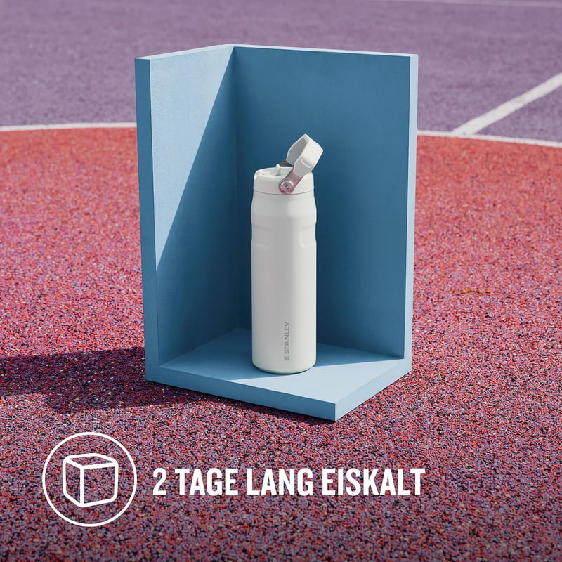 Stanley 1913 Flip Szívószálas Termikus Ivópalack 0,7L - 10 Órás Hűtés, BPA-Mentes, Szorítóhoz - 710 ml, Frost