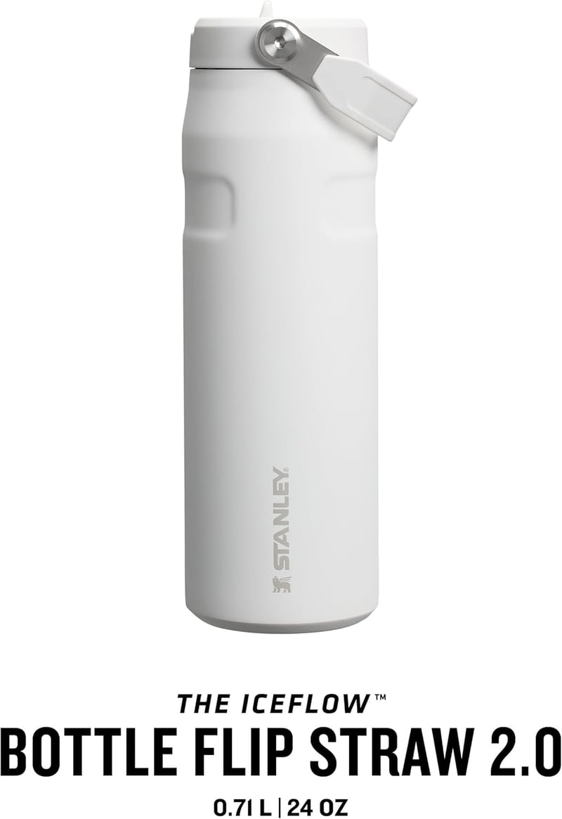 Stanley 1913 Flip Szívószálas Termikus Ivópalack 0,7L - 10 Órás Hűtés, BPA-Mentes, Szorítóhoz - 710 ml, Frost