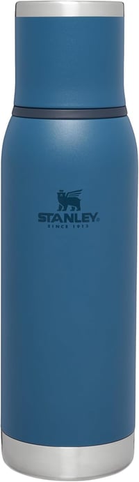 Stanley Adventure To-Go Termosz 0,75L - 20 óra meleg, 25 óra hideg, vákuumszigeteléssel - 750 ml, Abyss 1